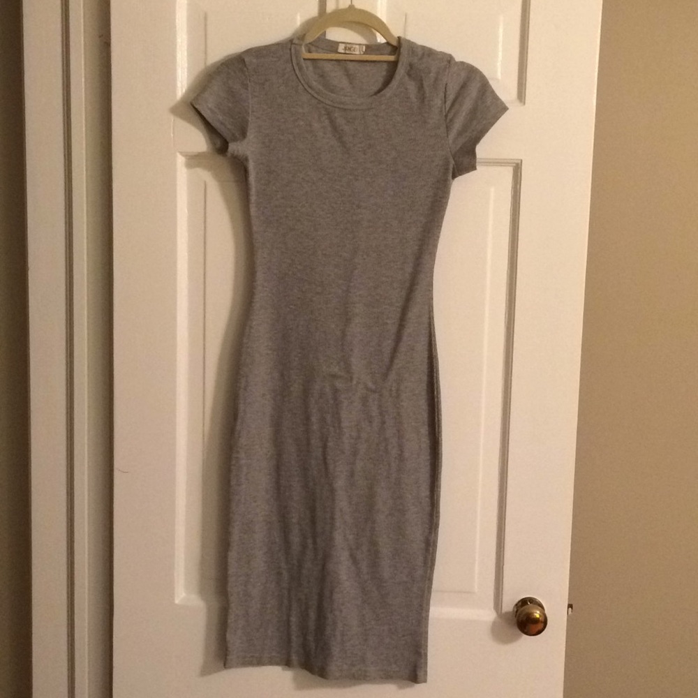 The Hanger Short Sleeve Midi Dress